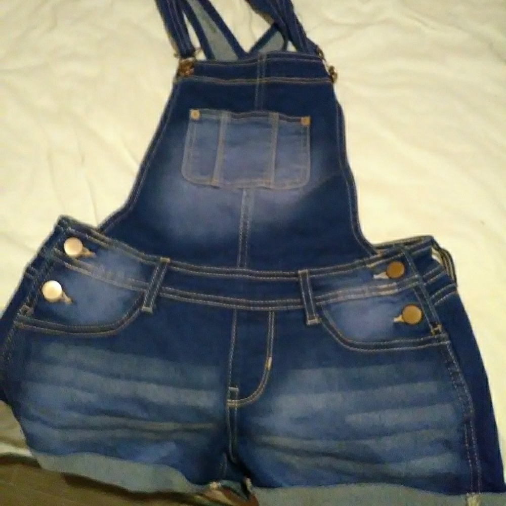 Denium. Oueralĺ. Shorts